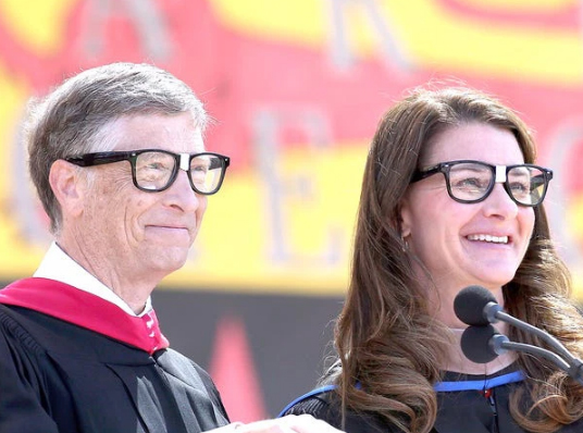 Con giỏi máy tính nhưng cho đi đá bóng, 1 trong 3 nguyên tắc cha mẹ Bill Gates áp dụng, giúp ông trở thành tỷ phú như ngày nay - Ảnh 3. Con giỏi máy tính nhưng cho đi đá bóng, 1 trong 3 nguyên tắc cha mẹ Bill Gates áp dụng, giúp ông trở thành tỷ phú như ngày nay - Ảnh 3.