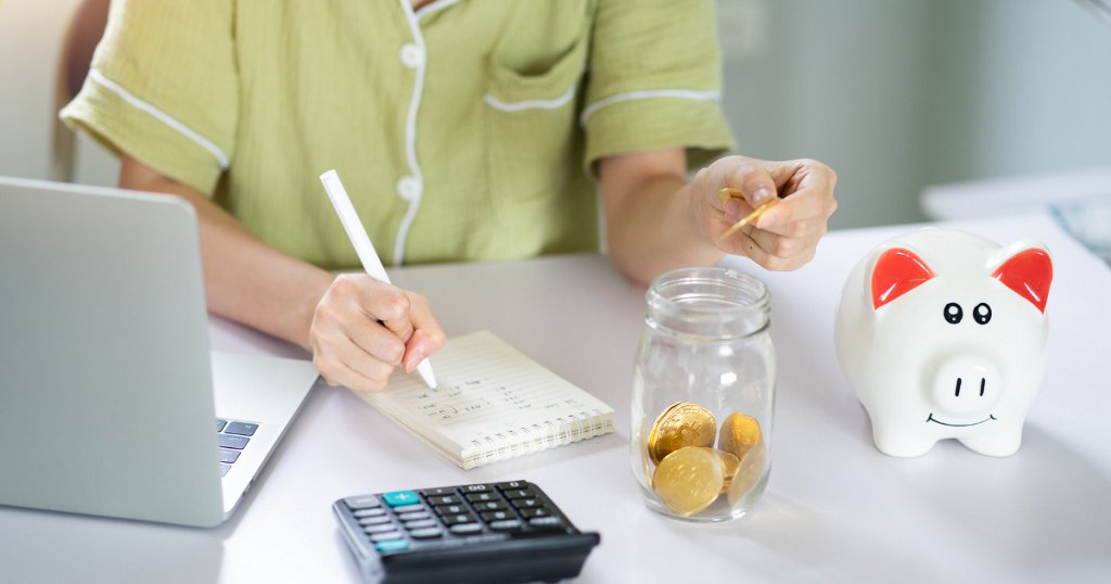Nói không với tiết kiệm thì cuộc sống sẽ thế nào? Câu chuyện của 2 bạn trẻ này sẽ cho chúng ta câu trả lời - Ảnh 2. Nói không với tiết kiệm thì cuộc sống sẽ thế nào? Câu chuyện của 2 bạn trẻ này sẽ cho chúng ta câu trả lời - Ảnh 2.