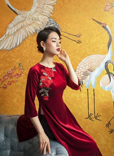 Áo dài bằng vải nhung không được dùng máy giặt, bởi vì sợi nhung không chịu được cọ xát Áo dài nhungÁo dài bằng vải nhung không được dùng máy giặt, bởi vì sợi nhung không chịu được cọ xát