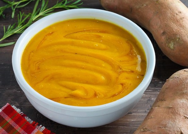 ăn dặm với cháo nấu bằng nước mắt