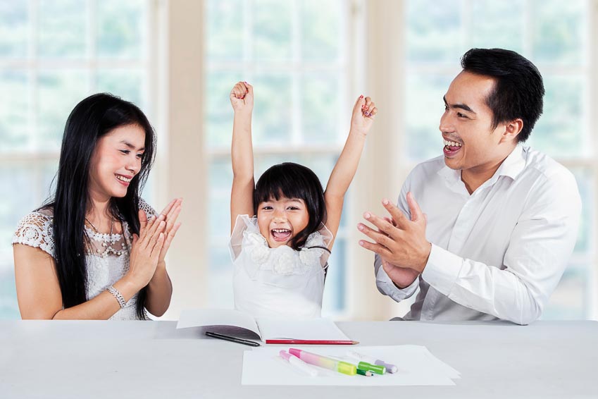Những lời khuyên khoa học để con trở thành đứa trẻ hạnh phúc - Ảnh 2. Những lời khuyên khoa học để con trở thành đứa trẻ hạnh phúc - Ảnh 2.