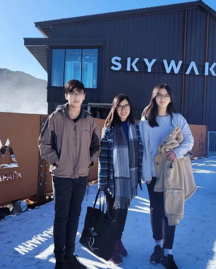 Bí quyết dạy con của mẹ Việt có con gái giành học bổng 7,6 tỷ đồng đến Harvard: Đến giờ học thì cùng con ngồi vào bàn học, đúng 8h30 tối con phải tắt đèn đi ngủ và luôn nói 1 câu này với con mỗi ngày! - Ảnh 4. Bí quyết dạy con của mẹ Việt có con gái giành học bổng 7,6 tỷ đồng đến Harvard: Đến giờ học thì cùng con ngồi vào bàn học, đúng 8h30 tối con phải tắt đèn đi ngủ và luôn nói 1 câu này với con mỗi ngày! - Ảnh 4.