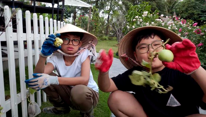 Xuân Bắc nổi hứng dạy 2 con trai Bi béo, Minh bủm triết lý sống và cái kết cực lầy