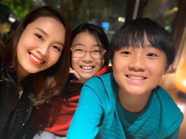 Cậu ấm, cô chiêu dàn diễn viên VTV: Toàn cho con học trường siêu rẻ, riêng con Hồng Diễm bé tí nhưng đã biết bức xúc thay mẹ - Ảnh 6. Cậu ấm, cô chiêu dàn diễn viên VTV: Toàn cho con học trường siêu rẻ, riêng con Hồng Diễm bé tí nhưng đã biết bức xúc thay mẹ - Ảnh 6.