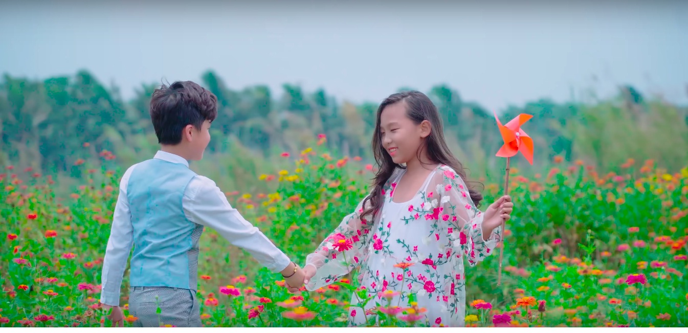 thai-thuy-linh-day-con-2